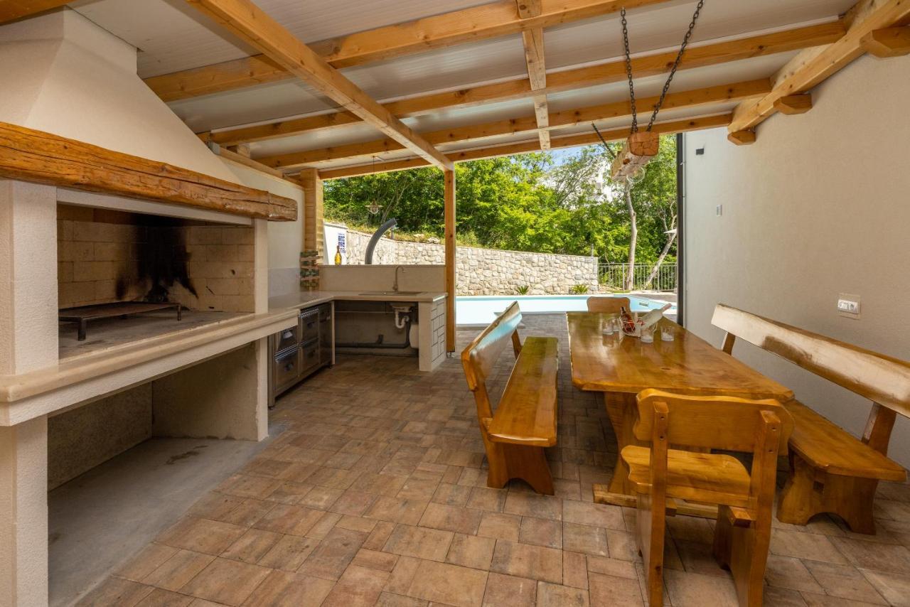 Villa Antani With Heated Pool, Sauna & Jacuzzi Crikvenica Extérieur photo