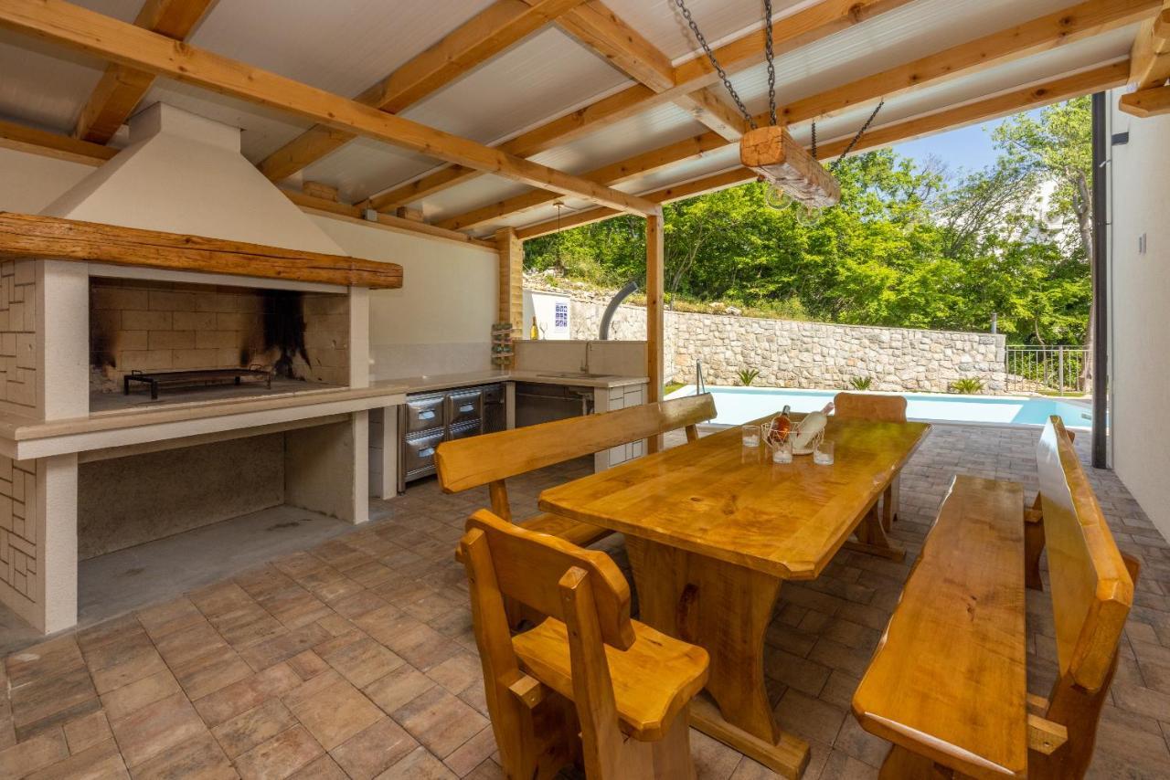 Villa Antani With Heated Pool, Sauna & Jacuzzi Crikvenica Extérieur photo